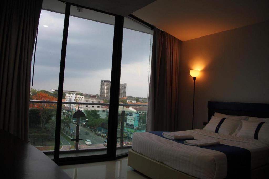 Ingtara Hotel Khon Kaen Bagian luar foto