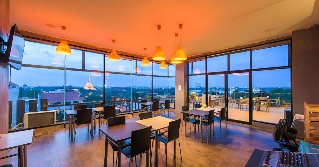 Ingtara Hotel Khon Kaen Bagian luar foto